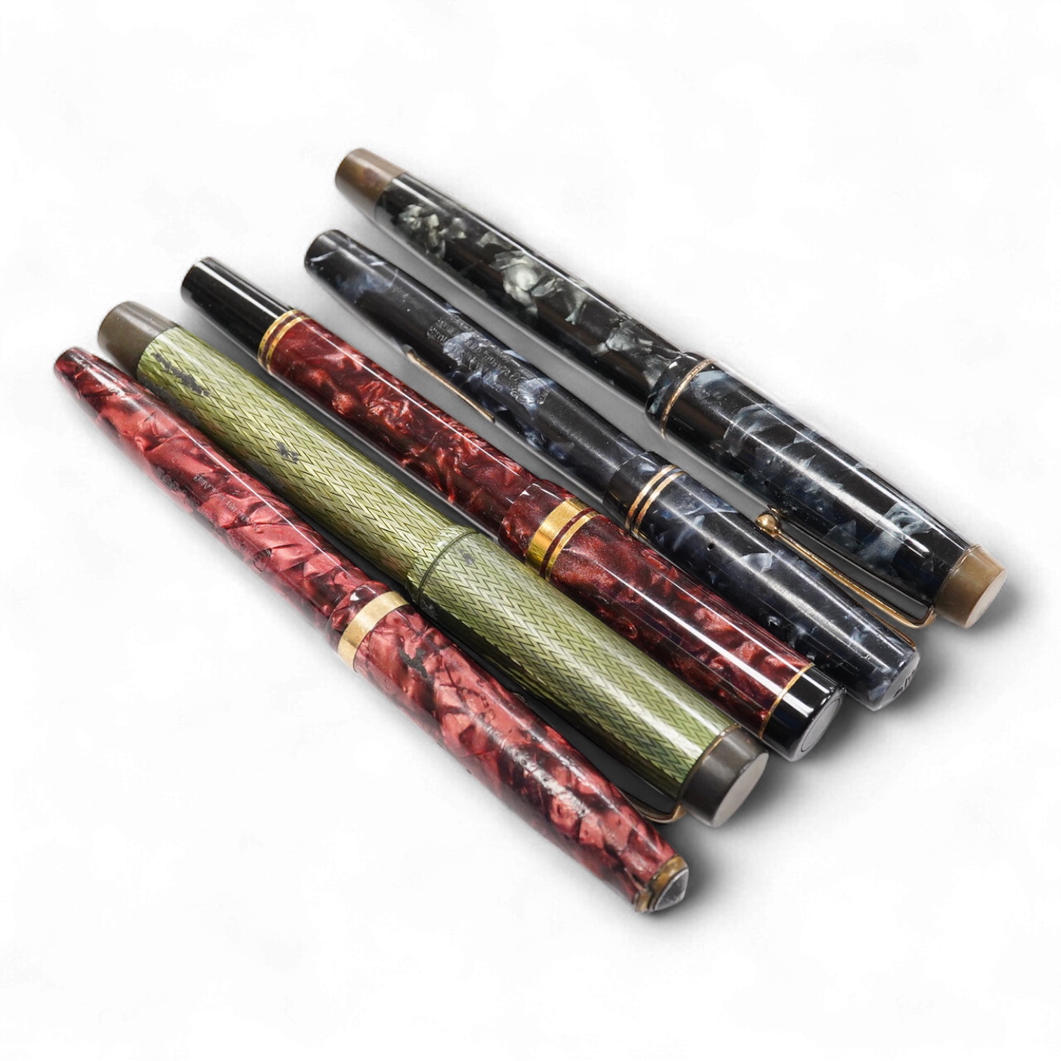 A mixed lot of mainly Parker fountain pens plus a Conway Stewart - mixed condition